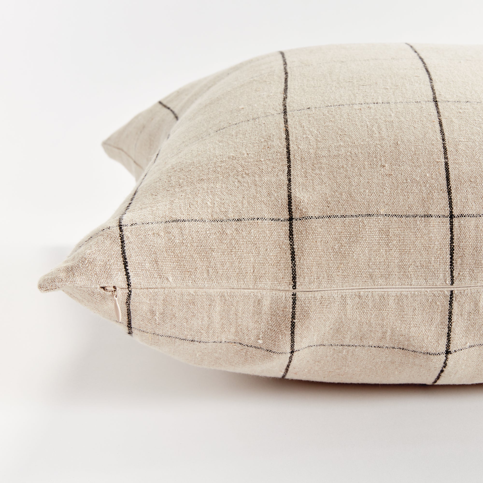 Louis Pillow 24”